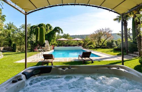Bonnieux House | Charming Provencal country house in the heart of the Luberon Mountains