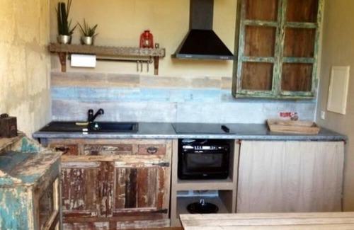 Arles House | Charming Provencal farmhouse in a green setting