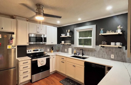 Woodfin Cottage | Charming Purple Cottage located 10 minutes from Downtown Asheville