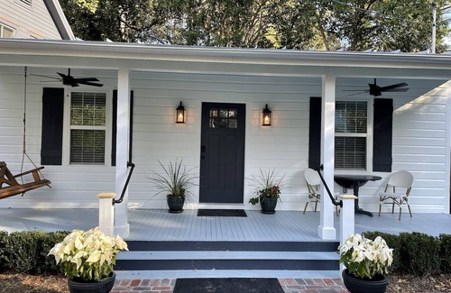 Summerville Historic District Cottage | Charming & Quaint - Fully Restored Historic Cottage at Camellia Cottages