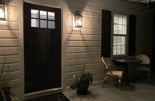 Summerville Historic District Cottage | Charming & Quaint - Fully Restored Historic Cottage at Camellia Cottages