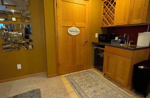 Woodbury House | Charming & Quiet 1-bedroom house in wonderful Woodbury
