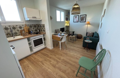 Downtown Le Havre Apartment | Charming, quiet apartment in an ideal location with an incredible view!