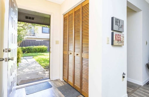 Poinciana Condo | Charming quiet condo
