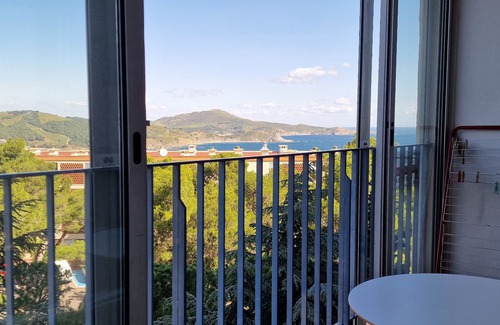 Banyuls-sur-Mer Apartment | Charming quiet T2 with parking, elevator and loggia in Banyuls-sur-Mer