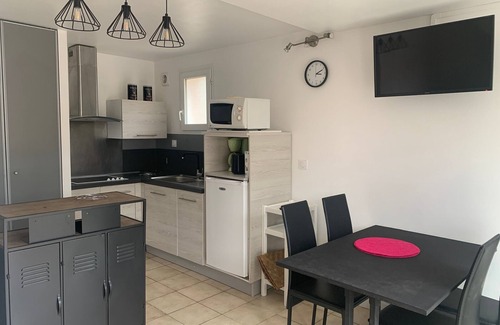 Biscarrosse Plage House | Charming Quiet House for 4 - Close to Ocean Beaches - Terrace & BBQ - Linen & Cleaning Included