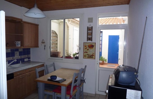 Les Sables d'Olonne House | Charming Renovated Fisherman's House with Courtyard, 50m from the Sea