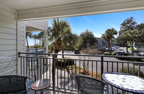 Hilton Head Villa | Charming Renovated Villa in Oceanfront Community w/Pool and Direct Beach Access