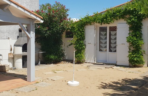 La Faute-sur-Mer House | Charming Renovated House Near Beach & Shops, Sleeps 5