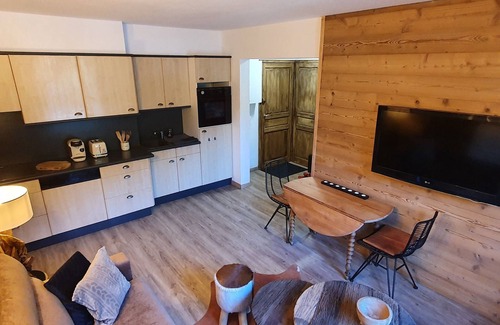 Isola Apartment | Charming renovated 2-room apartment in the heart of the ISOLA 2000 resort