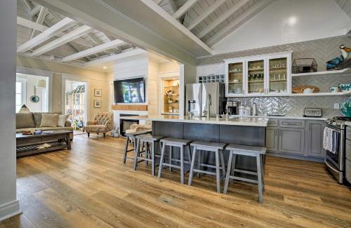Avalon House | Charming Renovated Avalon Townhome, Walk to Beach!