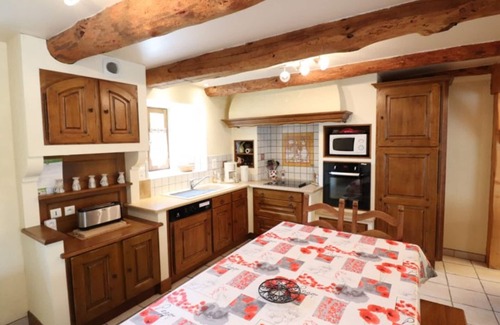 Villedieu Cottage | Charming Renovated Farmhouse, Close to Saint-Flour, Sleeps 9, with Garden & Terrace