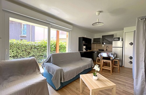 Berck-sur-Mer Apartment | Charming Renovated Ground-Floor Studio with Garden and Parking in Secure Residence