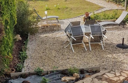 Moulins Cottage | Charming Renovated House with Garden & Modern Comfort, Near Historic Moulins