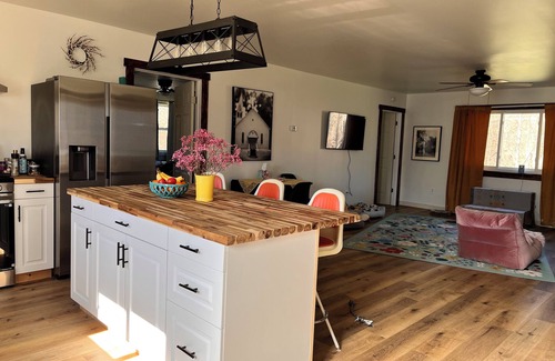 Mount Clare House | Charming Renovated Schoolhouse Retreat – 2BR + Office, Spacious Yard