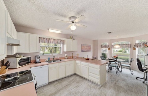 The Villages House | Charming Rental located near dining, shopping and entertainment venues!