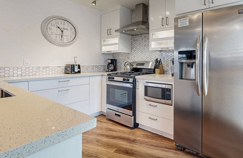 San Clemente Condo | Charming rental near the beach and 300 feet to Casa Romantica Cultural Center