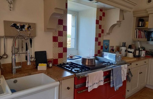 Penvenan House | Charming residence in a floral park.