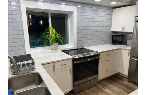 Blue Ridge Cabin | Charming Retreat- Aska Area, Cozy, Renovated 3BR/2.5BA with Stunning River Views