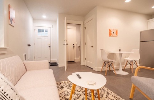 Sabin Apartment | Charming Retreat in PDX’s Alberta Arts District
