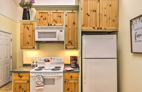 Frankfort Apartment | Charming Retreat Near Downtown Frankfort & Beaches