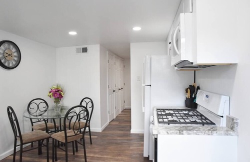 Mount Washington Apartment | Charming Retreat-Private Parking & Prime Location