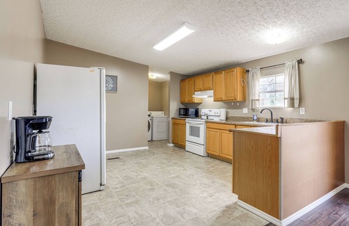 Rupert House | Charming Retreat w/Games & Yard in Oglethorpe!