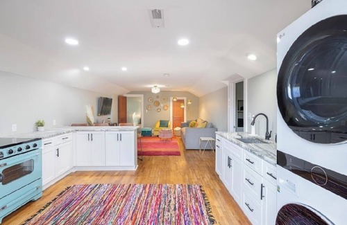 Albemarle Apartment | Charming Retro & Stylishly Updated Mid-Century Apartment Retreat Near Downtown