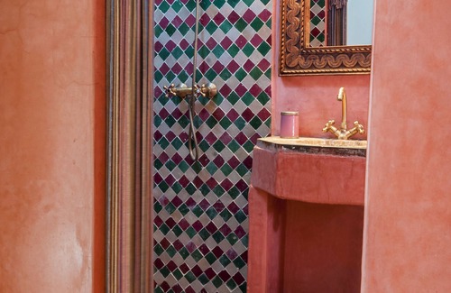 Medina House | Charming Riad 3 mins from Jemaa Elfna square with Marrakech Bed and Breakfast