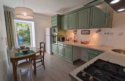 Graves-Saint-Amant Cottage | Charming Riverside Retreat: Cozy Cottage with Terrace, Garden & Wellness Services
