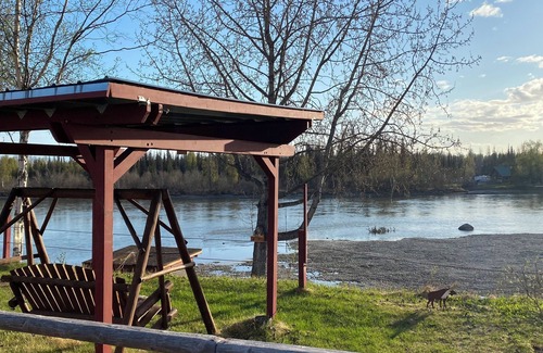 Soldotna RV Rental | Charming river front campground with 5th Wheel Camper and WiFi in Soldotna