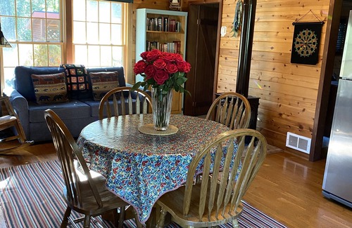 Gasquet Cabin | Charming riverside retreat