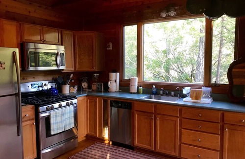 Gasquet Cabin | Charming riverside retreat