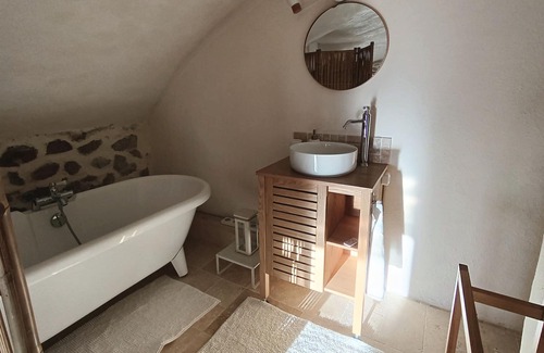 Vernoux-en-Vivarais Bed & Breakfast | Charming room with exceptional view