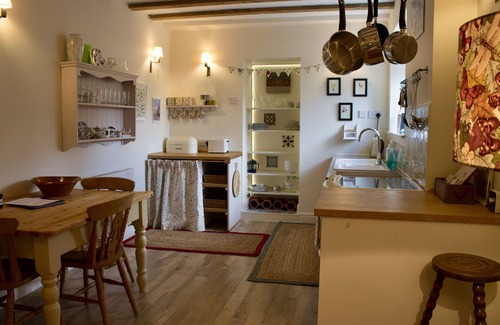 Berrington Cottage | Charming, romantic garden cottage in beautiful countryside