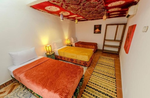 Fes El Bali House | Charming Room at riad in lovely Fès with AC