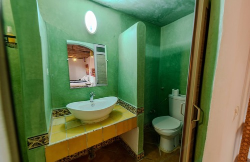 Fes El Bali House | Charming Room at riad in lovely Fès with AC