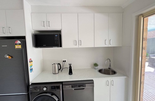 Culburra Beach Bed & Breakfast | Charming Room in a bed & breakfast with AC, WiFi in beautiful Culburra Beach