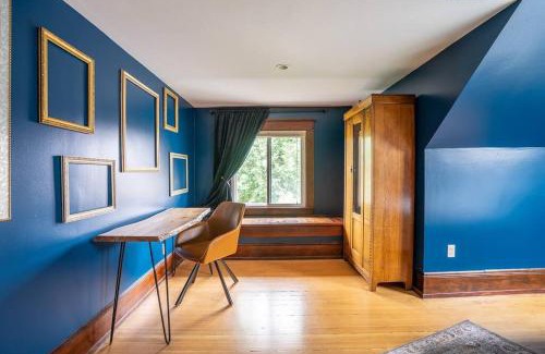 Broadway House | Charming Room in Capitol Hill - Foxglove Inn Rm 6