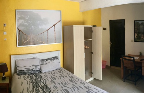 Conakry House | Charming room in our guest house