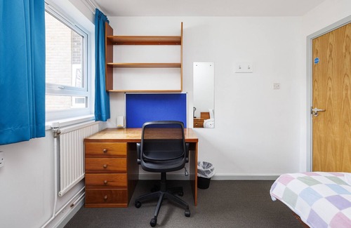 Bramcote Apartment | Charming Room Near Highfields Park