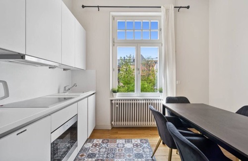 Limpertsberg Villa | Charming Room with Balcony in City Villa