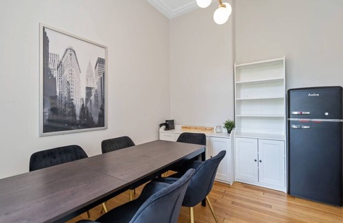 Limpertsberg Villa | Charming Room with Balcony in City Villa