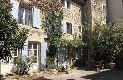Saignon Cottage | Charming Rose Cottage, Saignon - in the heart of the Luberon in Provence