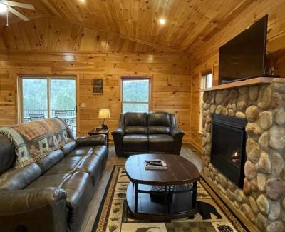 Tellico Plains House | Charming Ruby Bear Home with Amazing View