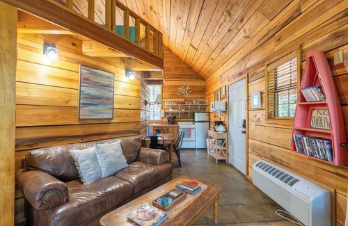 Heber Springs Cabin | Charming & Rustic Cabin on the Little Red River!