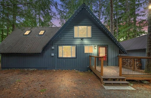 Packwood Cabin | Charming, rustic cabin on the golf course