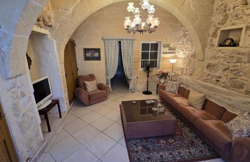 Ggantija Apartment | Charming rustic getaway in Xaghra, Gozo.