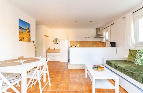 Aups Apartment | Charming "saffron" country gite on 17Ha estate