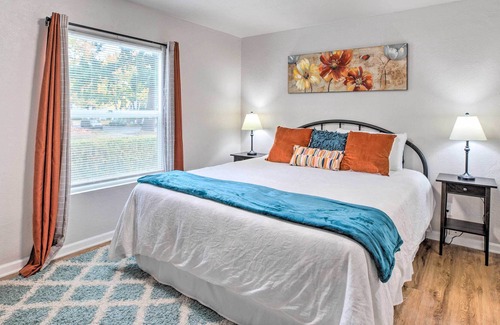 West Salem House | Charming Salem Townhome, Long-Term Stays!